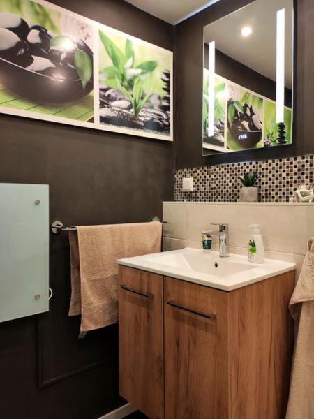 Ferienhaus Blaue Blume Mit 11 Kw Ladestation, Kamin, Terrasse, Eingezaeuntem Garten, Sauna, Wlan, Netflix, 2 Hunde Willkommen! Güntersberge Zewnętrze zdjęcie